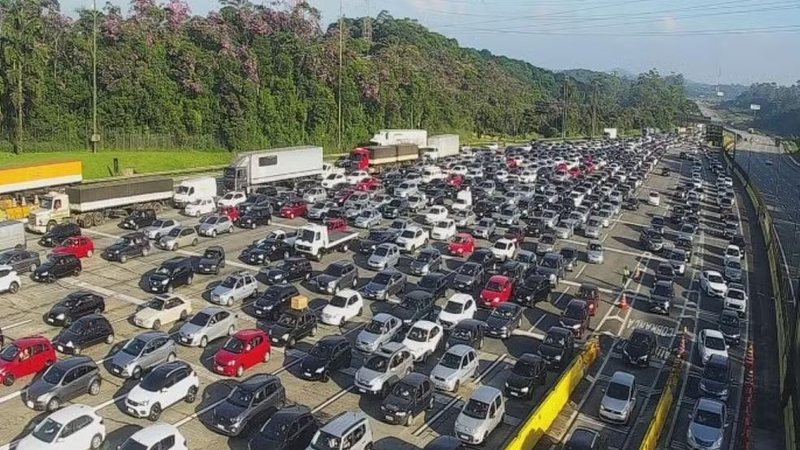 Estradas continuam congestionadas para chegar ao litoral de SP - Divulgação/ Ecovias