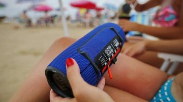 Lei municipal regula o uso de equipamentos de som e alto-falantes nas praias de Bertioga - Imagem ilustrativa/Félix Zucco / Agencia RBS