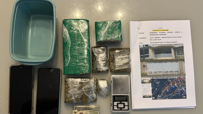 Investigadores identificaram esquema de "disk drogas", que agia no bairro Gonzaga, em Santos - Divulgação/ SSP SP