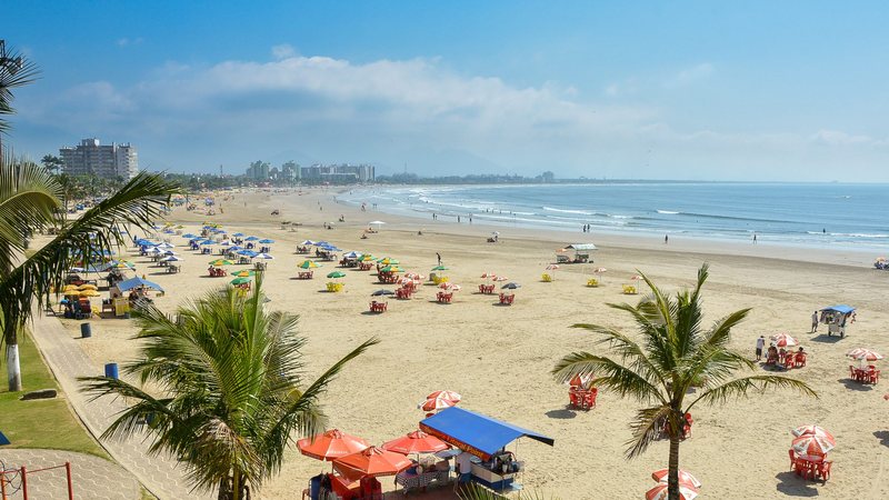 Panorâmica da região central da praia da Enseada, em Bertioga - Diego Bachiega