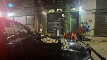 Ferro-velho também não possuia alvará de funcionamento - Divulgação/Prefeitura de Santos