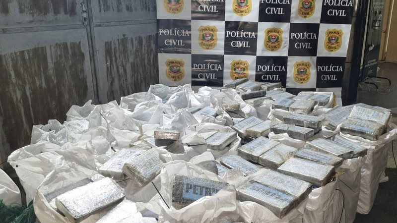Galpão do tráfico: uma tonelada de cocaína é apreendida em Guarujá