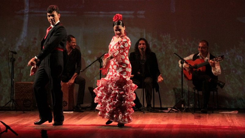 Sábado tem dança e música flamenca no teatro Guarany, em Santos