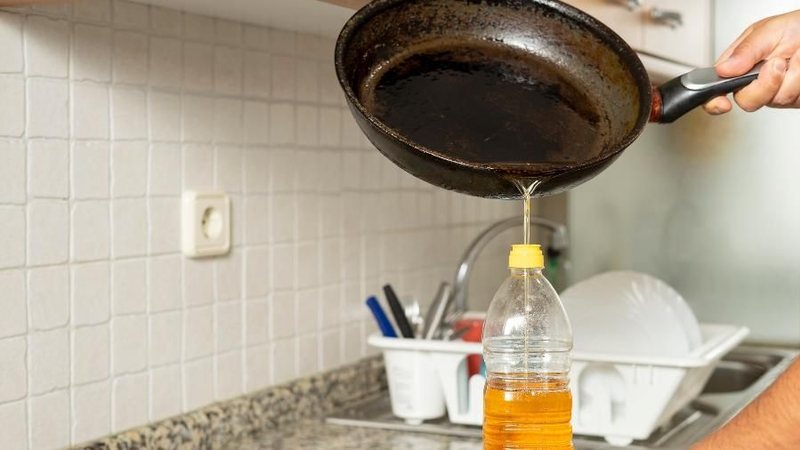 São Sebastião lança programa para incentivar descarte correto de óleo de cozinha