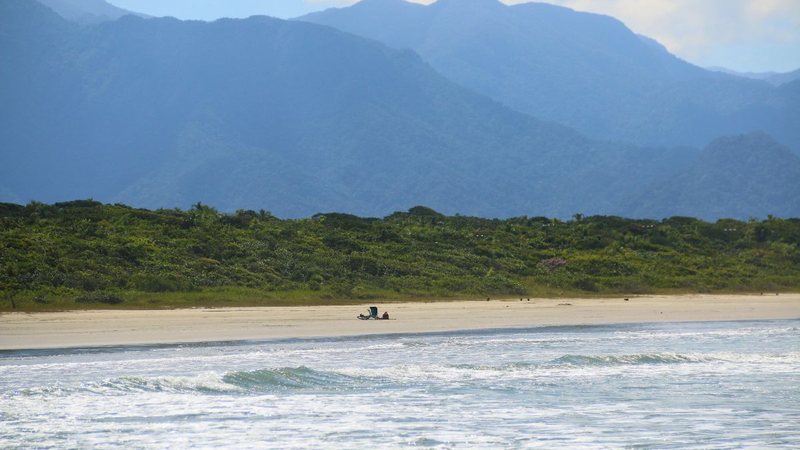A praia de Boraceia tem longos trechos de natureza selvagem, a mais de 30km do centro de Bertioga - Arquivo/CN