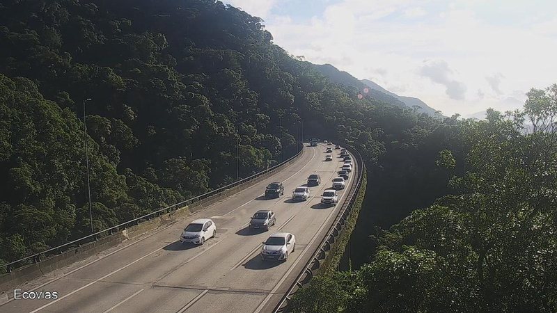 Caminhões e carretas com destino a São Paulo devem utilizar o trecho de serra da via Anchieta - Ecovias/Imagem ilustrativa