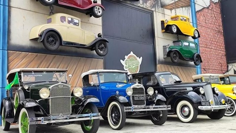 Centro histórico de Santos recebe exposição de carros antigos neste sábado (27)