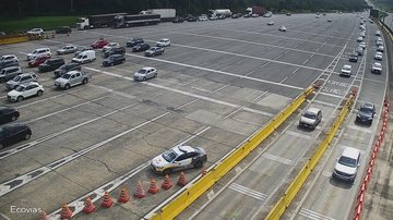 Movimentação de veículos no pedágio da Imigrantes, no km 32 - Divulgação/Ecovias