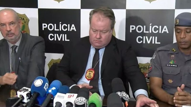 Autoridades policiais realizaram uma coletiva de imprensa - Reprodução TV Cultura Litoral