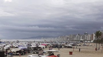 Lá vem a chuva de novo - Esther Zancan