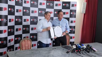 Governador e prefeito celebram acordos - José Pimentel