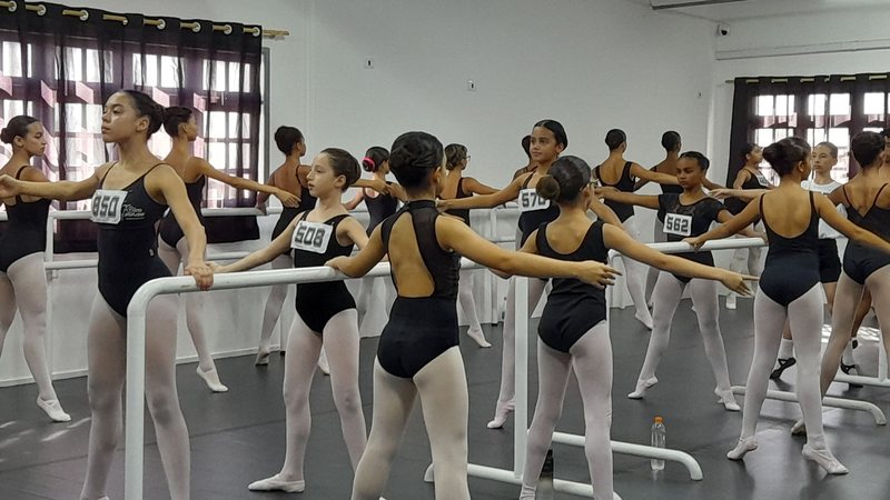 Cerca de 90 dançarinas se reuniram na Casa da Cultura - TV Cultura Litoral