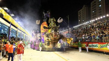 A agremiação X-9 é a maior vencedora do carnaval santista, com 19 títulos - Tadeu Nascimento