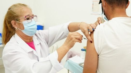 Mutirão de vacinação acontece no sábado (8) em todas unidades de saúde - Divulgação/PMC