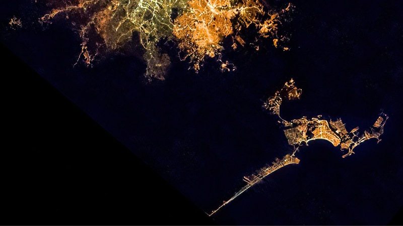 "A região costeira de Santos apresenta uma borda de iluminação abrupta no Oceano Atlântico", disse o astronauta - Reprodução/Perfil no X Don Pettit