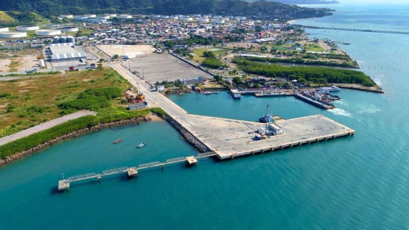 O porto de São Sebastião tem acesso facilitado por meio da rodovia dos Tamoios - Divulgação/Governo de SP