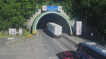 Túnel na altura do km 48 da rodovia dos imigrantes na manhã de hoje (23) - Imagem: Reprodução / Ecovias