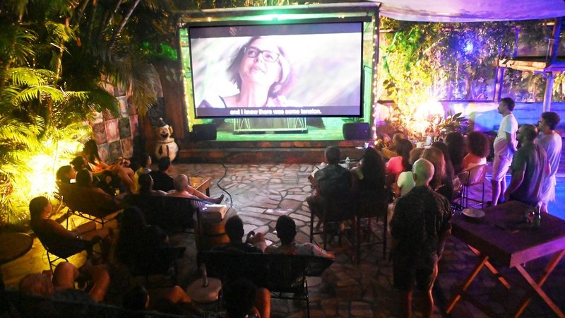 Sessão durante Citronela Doc, em 2023, em Ilhabela - Divulgação/Marcos Finotti