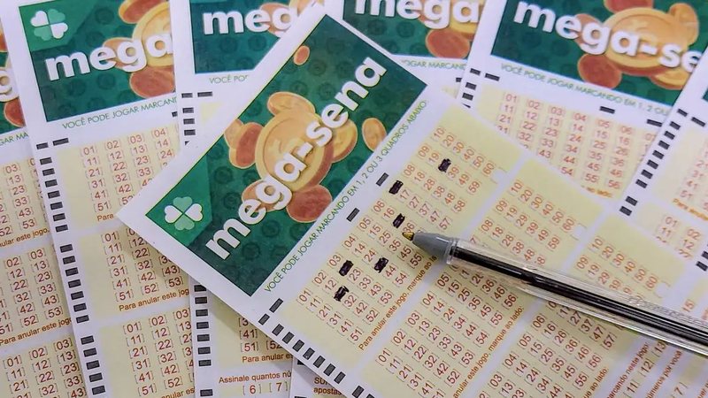 Dezenas do concurso 2.766 serão sorteadas neste sábado, a partir das 20 horas - Rafa Neddermeyer/Agência Brasil