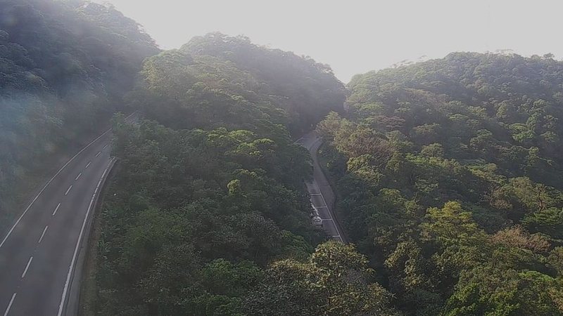 Bom trânsito em trecho de serra na altura do km 43 da Anchieta, na manhã de hoje (23) - Imagem: Reprodução / Ecovias