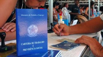 PAT Guarujá lembra que os pré-requisitos são imprescindíveis e os documentos, indispensáveis - Marcello Casal Jr/Agência Brasil