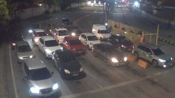 Espera para travessia de balsa entre Santos e Guarujá chegou a quase duas horas nesta quarta-feira (31) - Reprodução/Semil
