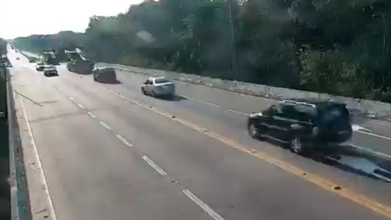 Intensidade em trecho da Rio-Santos na altura de Bertioga durante a manhã de hoje (29) - Imagem: Reprodução / DER-SP