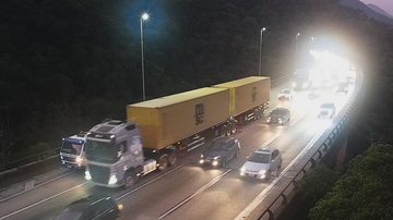 Trecho de serra da rodovia dos Imigrantes neste sábado - Divulgação/Ecovias