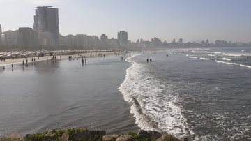 Santos é uma das cidades com todas as praias com bandeira vermelha da Cetesb - Esther Zancan