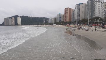 Praia do Gonzaguinha, em São Vicente, é uma das que estão com bandeira vermelha da Cetesb - Esther Zancan