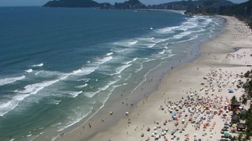 Praia do Tombo, considerada uma das melhores de Guarujá Guarujá (SP) - Pedro Rezende