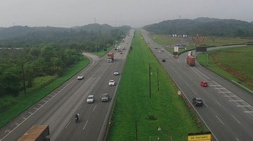 Trânsito na altura do km 40 da rodovia dos Imigrantes, durante a manhã de hoje (19) - Imagem: Reprodução / Ecovias