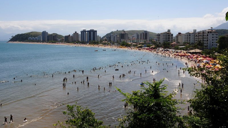 Órgão do Estado de São Paulo analisou 14 praias da cidade Caraguatatuba conta com todas as praias próprias para banho; saiba mais Praia de Caraguatatuba - Acervo / Prefeitura de Caraguatatuba