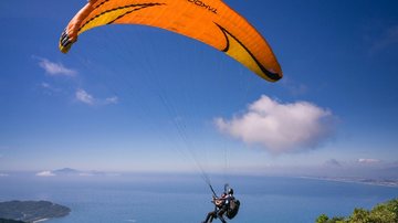 Paragliders colidiram no ar no Guarujá - Pexel/Quang Nguyen Vinh