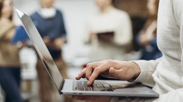 Curso é voltado para maiores de 14 anos com noções de informática - Freepik