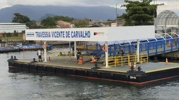 Homem saltou no mar próximo a uma uma boia de sinalização no canal do porto de Santos - Arquivo: GovSP