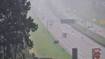 Trânsito intenso na altura do km 28 da rodovia dos Imigrantes durante a manhã de hoje (9) - Imagem: Reprodução / Ecovias