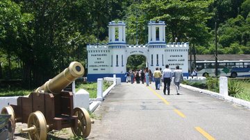 Fortaleza de Itaipu foi reaberta para visitação Fortaleza de Itaipu é reaberta em Praia Grande Entrada da fortaleza com dois canhões na frente - Jairo Marques/PMPG