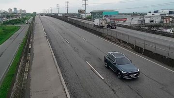 Trecho da rodovia Padre Manoel da Nóbrega durante a manhã de hoje (10) - Imagem: Reprodução / DER-SP