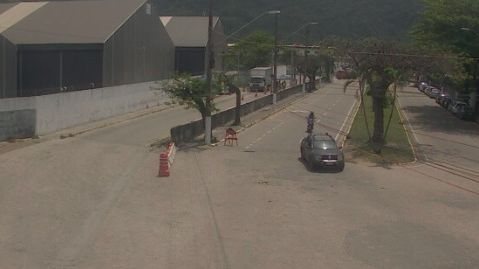 Poucos carros em trecho próximo à travessia de balsa de São Sebastião com destino a Ilhabela - Imagem: Reprodução / Departamento Hidroviário
