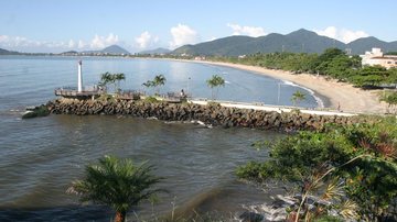 Foragido foi encontrado em uma residência no bairro Perequê-Açu Procurado por tráfico de drogas no Rio Grande do Norte é preso em Ubatuba Orla de Ubatuba - Emilio Camp