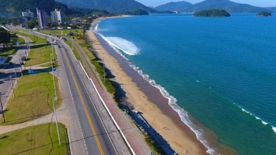 Praia do Massaguaçu em Caraguatatuba, litoral de São Paulo - PMC
