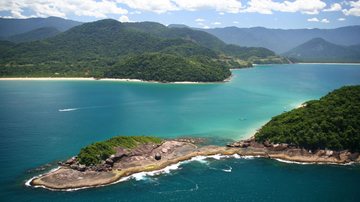 Vista aérea de Ubatuba, litoral de São Paulo - Rene Nakaya