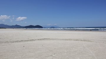 Praia de Boraceia em Bertioga, litoral de São Paulo - Estela Craveiro