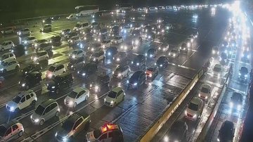 O tempo está encoberto, com chuva em pontos isolados e visibilidade parcial - Divulgação/Ecovias