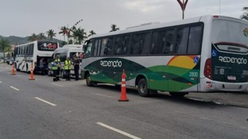Doze veículos foram fiscalizados pela Agência de Transporte de São Paulo (Artesp) - Divulgação/PMC