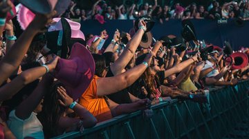 Primeiro fim de semana do Verão é Show foi sucesso, com a cantora Ana Castela - Divulgação/Ebson Rai/Prefeitura de Bertioga