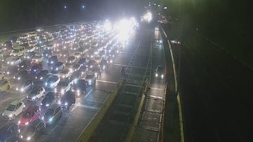 Pedágio da Imigrantes nesta noite de sexta-feira (10) - Divulgação/Ecovias