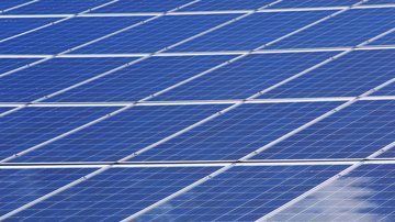 Créditos de energia gerados pelos moradores poderão ser trocados por produtos em estabelecimentos da comunidade - Pixabay
