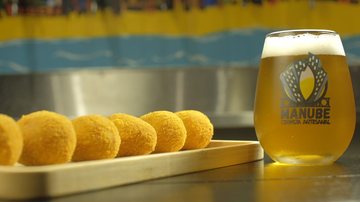 Session IPA e catharina sour são alguns dos tipos de cerveja oferecidos no estabelecimento - Divulgação/Manube Fábrica Bar